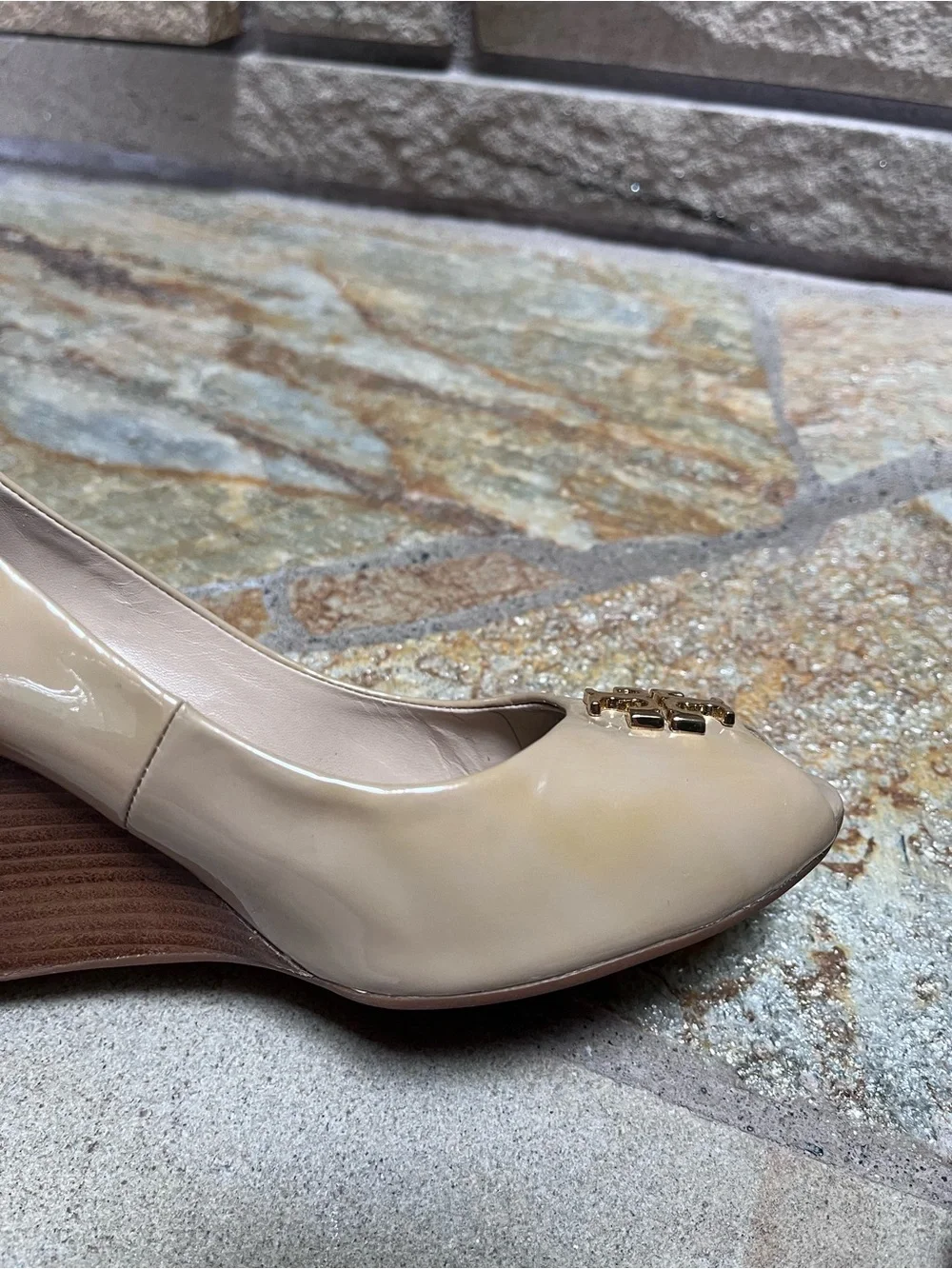 Tory Burch Beige Patent Leather Jade Peep Toe Wedge Pumps Size 6.5